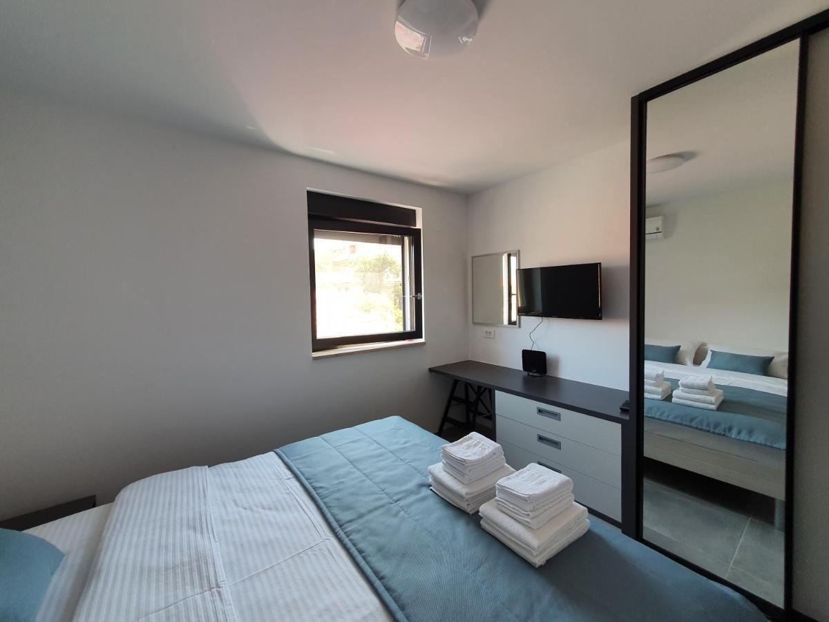 Apartmani Nerium โลวิสเต ภายนอก รูปภาพ