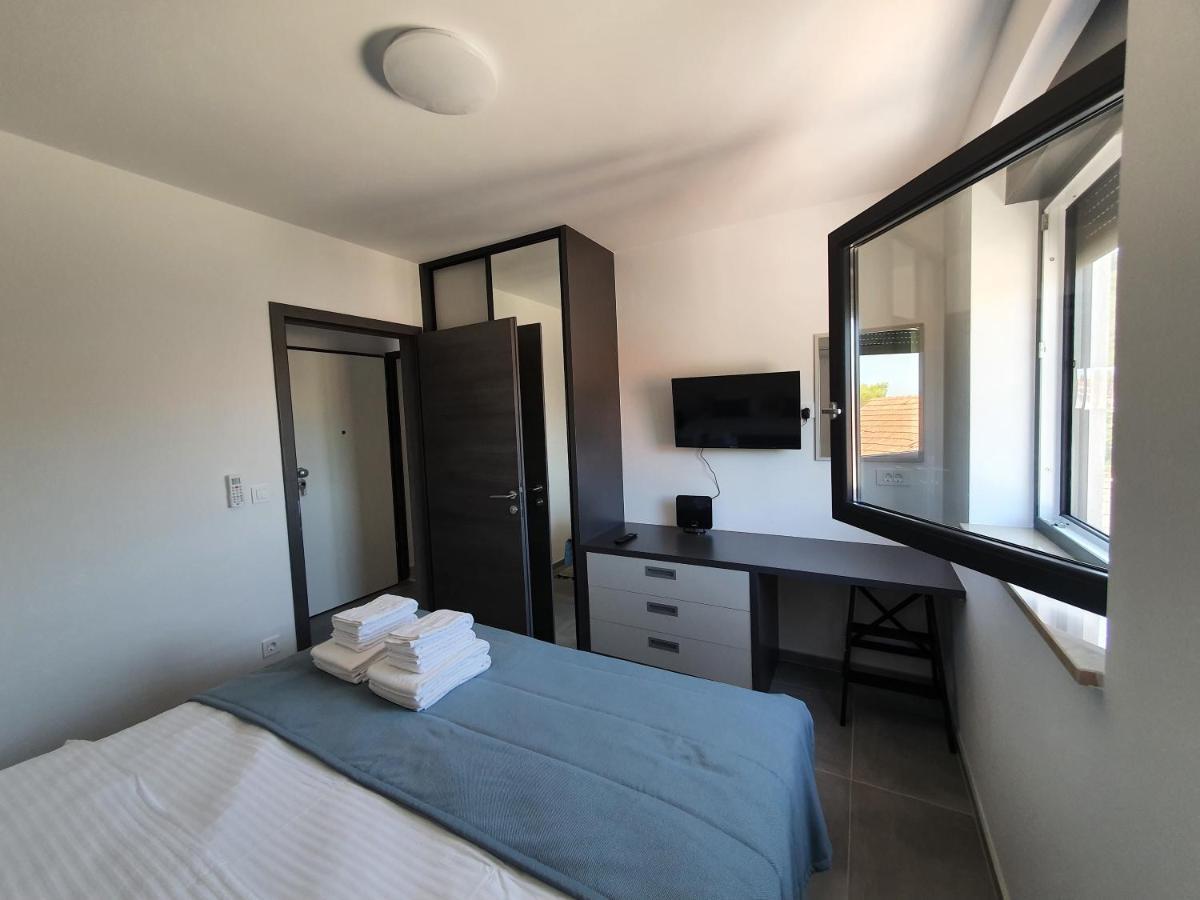 Apartmani Nerium โลวิสเต ภายนอก รูปภาพ