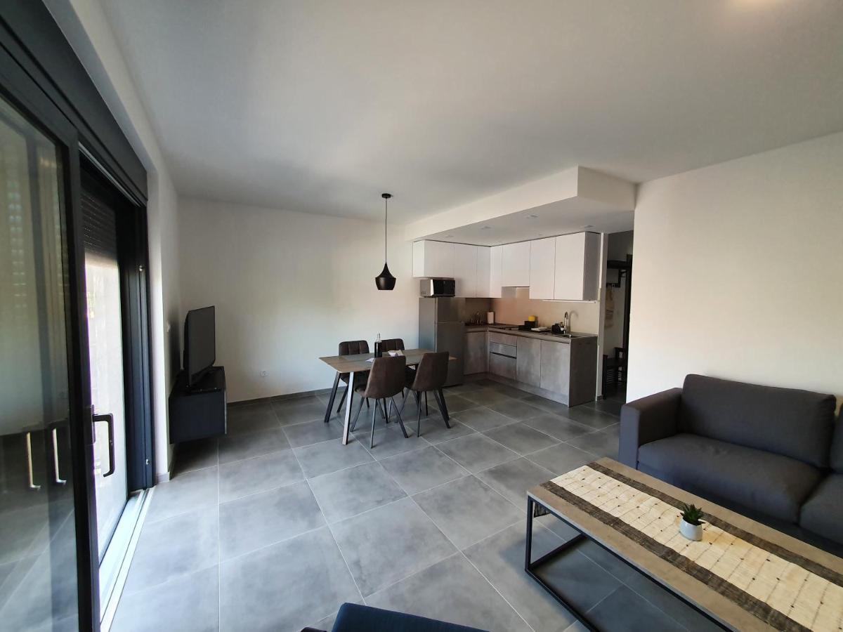 Apartmani Nerium โลวิสเต ภายนอก รูปภาพ