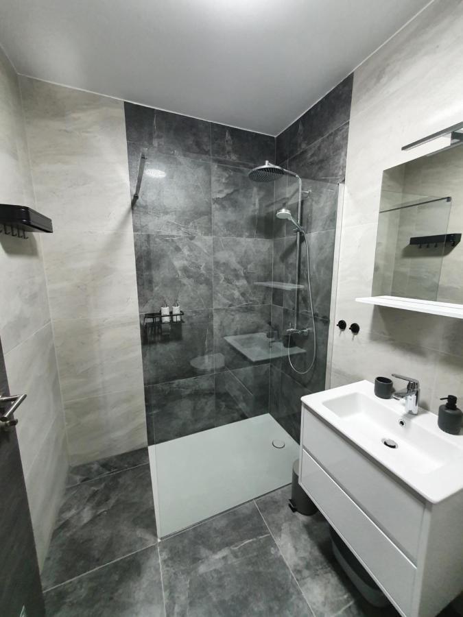 Apartmani Nerium โลวิสเต ภายนอก รูปภาพ