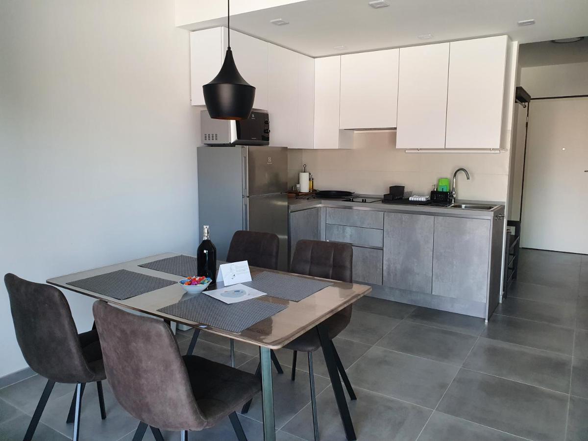 Apartmani Nerium โลวิสเต ภายนอก รูปภาพ