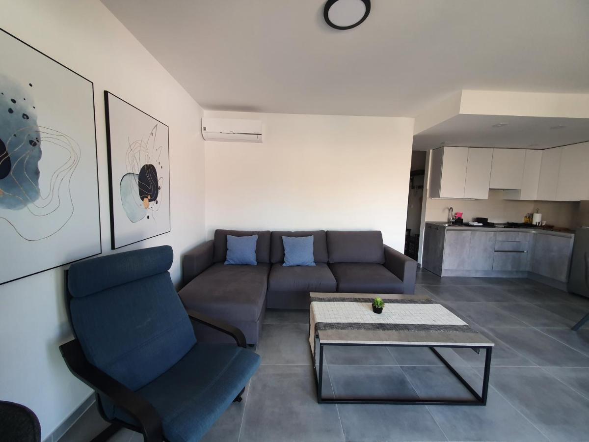 Apartmani Nerium โลวิสเต ภายนอก รูปภาพ