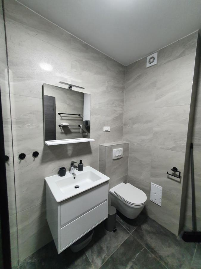 Apartmani Nerium โลวิสเต ภายนอก รูปภาพ