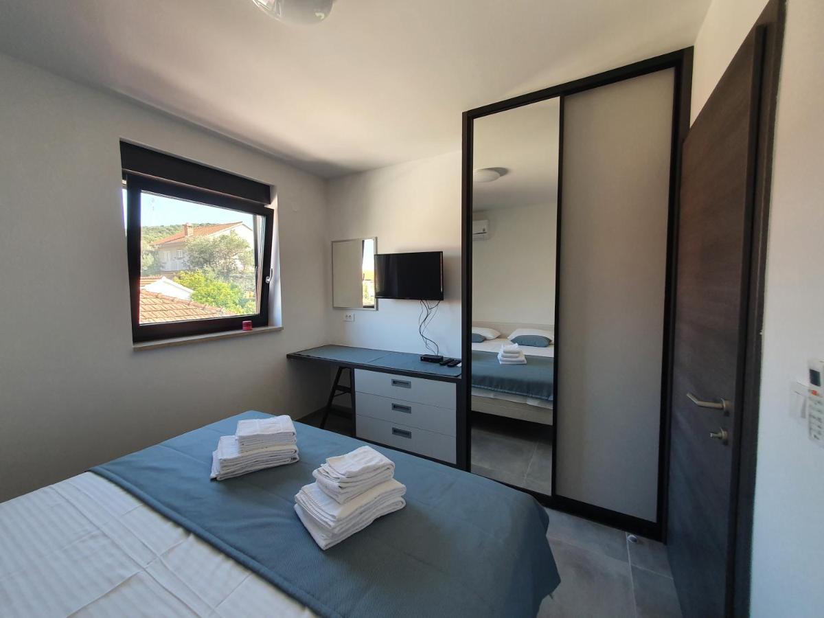 Apartmani Nerium โลวิสเต ภายนอก รูปภาพ